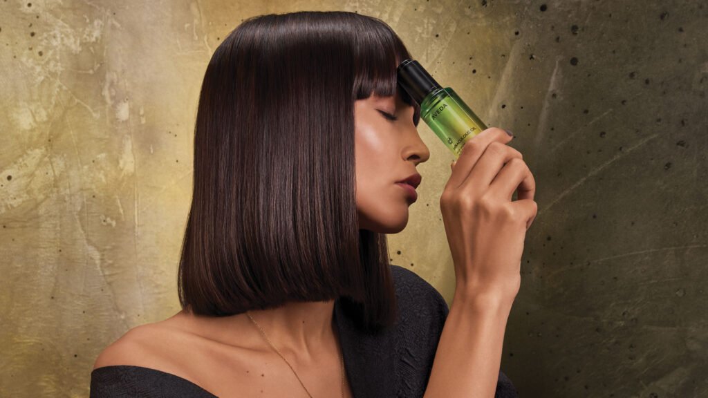 Aveda Miraculous oil Modelhero lg